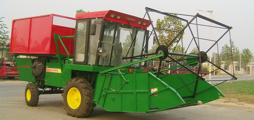 AG庄闲 4QZ-2450 自走式青饲料收获机